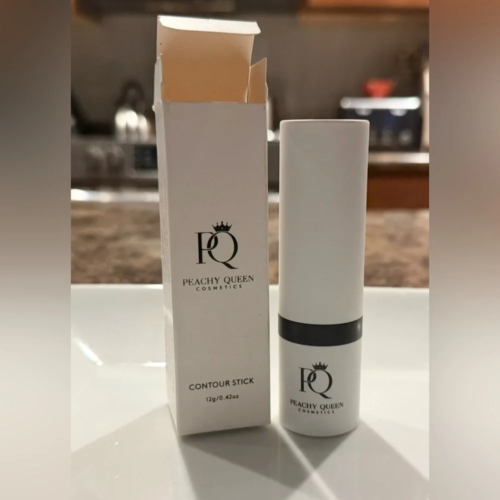 $2 Peachy Queen Contour Stick~New~$2 WITH ANY $10 ORDER OR MORE ITEMS
